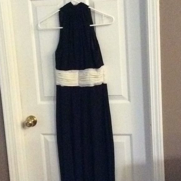 Evan-Picone Dress. Black with white. - Picture 4 of 5